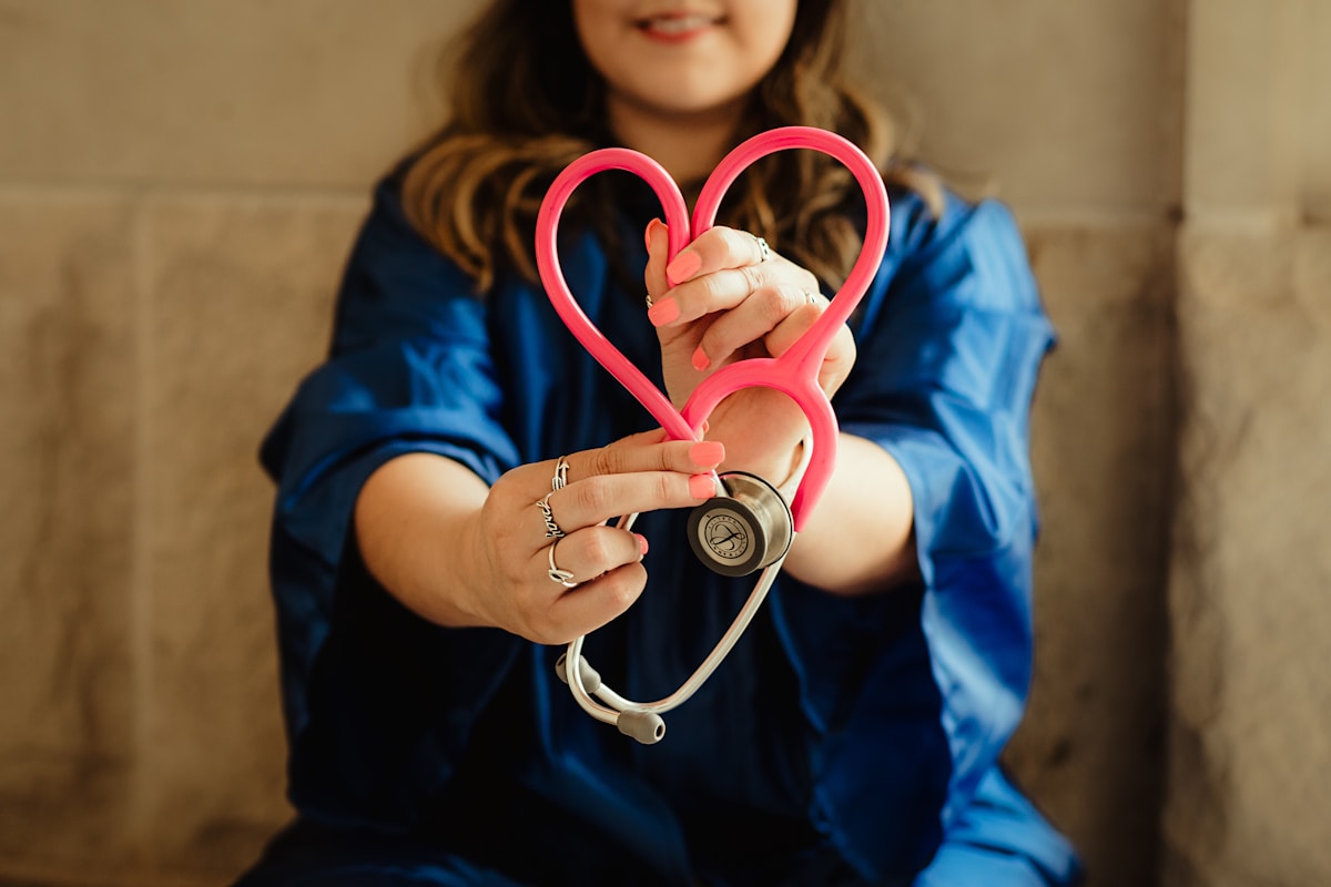 Waarom vrouwen vaker naar de dokter gaan dan mannen